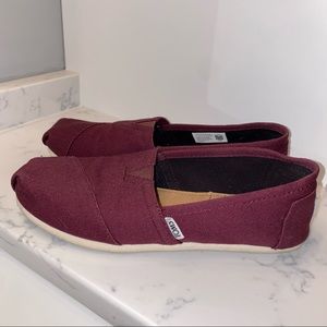 Toms maroon classic shoes